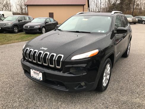 Used 2018 Jeep Cherokee Latitude image 4