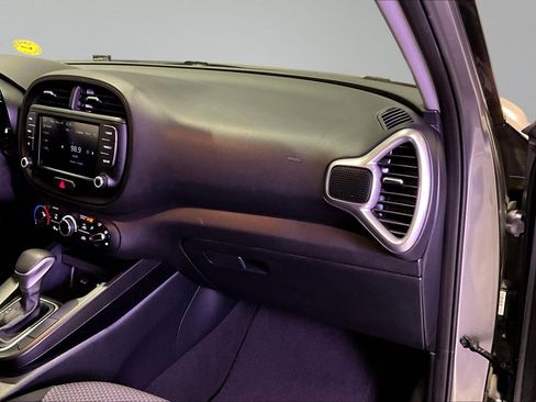 Used 2023 Kia Soul LX w/ Option Group 015 FWD image 26