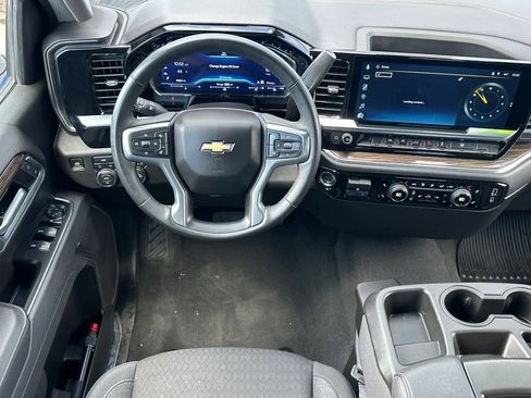 Used 2025 Chevrolet Silverado 1500 LT AWD/4WD image 15