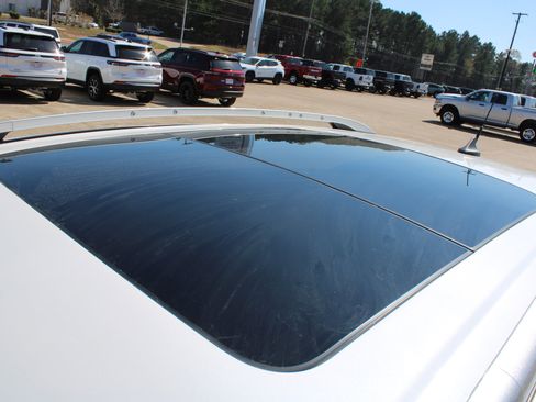 Used 2019 Ford Escape Titanium image 19