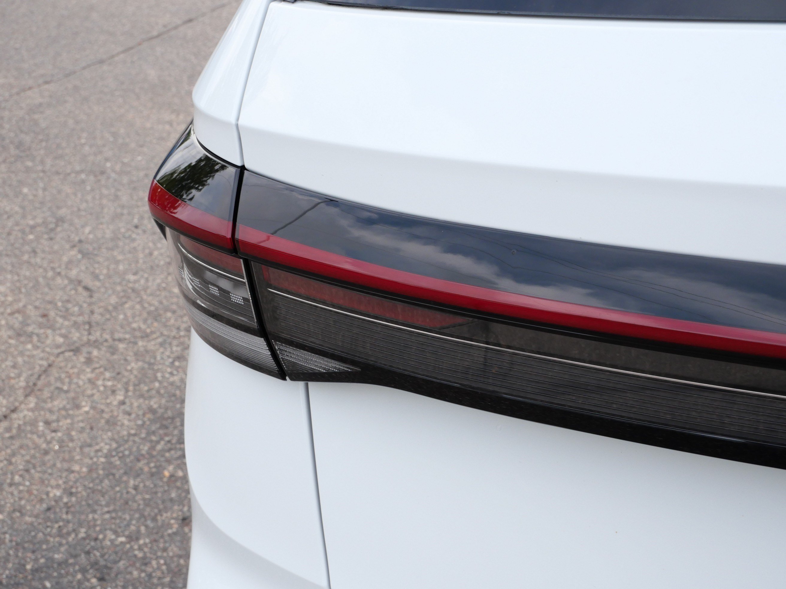 Certified 2025 Volkswagen Taos SE AWD/4WD image 17