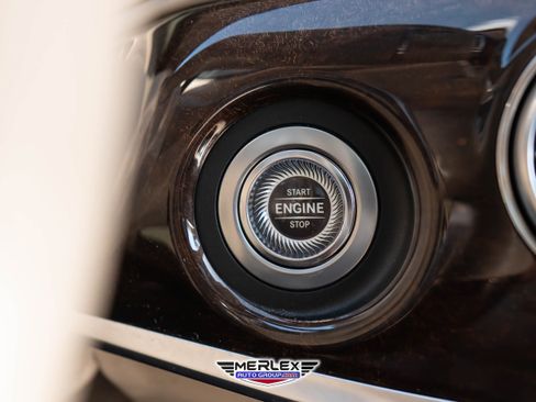 Used 2018 Mercedes-Benz S 560 4MATIC Sedan w/ Premium Package image 32