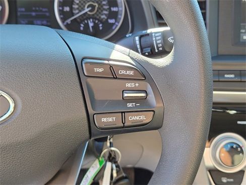 Used 2019 Hyundai Elantra SE image 28