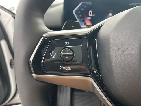 Used 2025 BMW 530i xDrive w/ Premium Package image 24