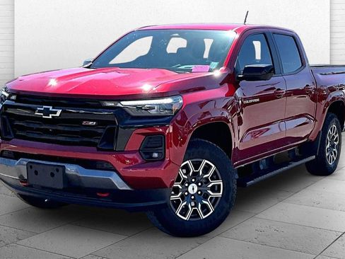Used 2023 Chevrolet Colorado Z71 w/ Z71 Convenience Package 2 AWD/4WD image 9