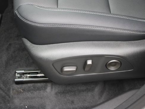 New 2026 Chevrolet Traverse LT w/ Sun and Wheel Package image 13