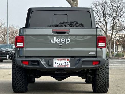 Used 2023 Jeep Gladiator Overland image 6