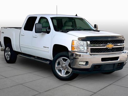 Used 2013 Chevrolet Silverado 2500 LTZ w/ LTZ Plus Package AWD/4WD image 2