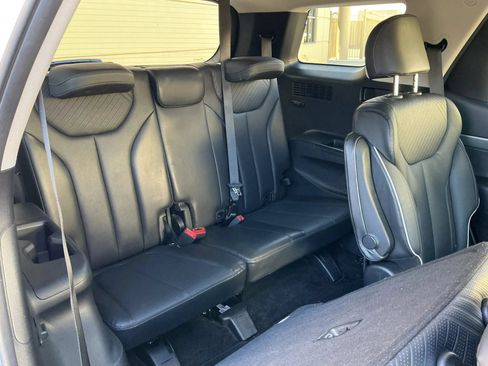 Used 2024 Hyundai Palisade SEL FWD image 18