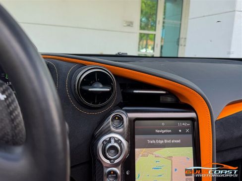 Used 2022 McLaren 720S Performance RWD image 17