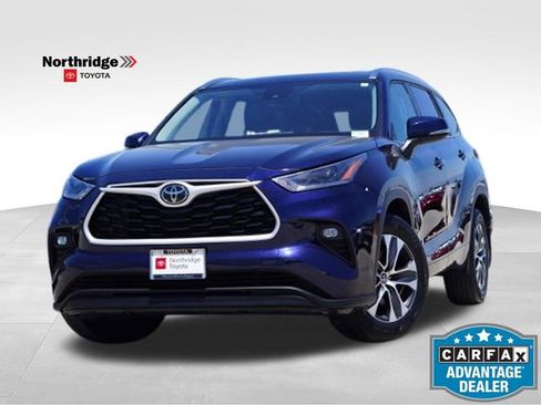 Used 2021 Toyota Highlander XLE AWD/4WD image 1