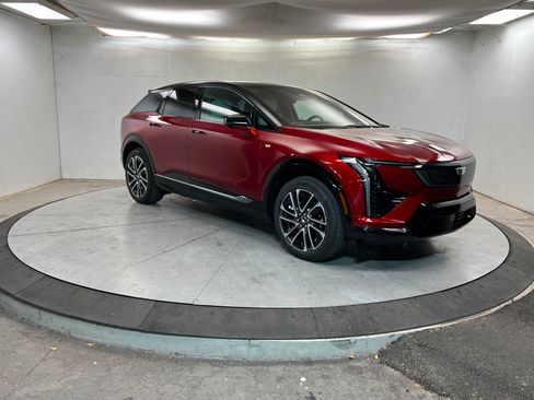 New 2026 Cadillac Optiq Sport 2 image 8