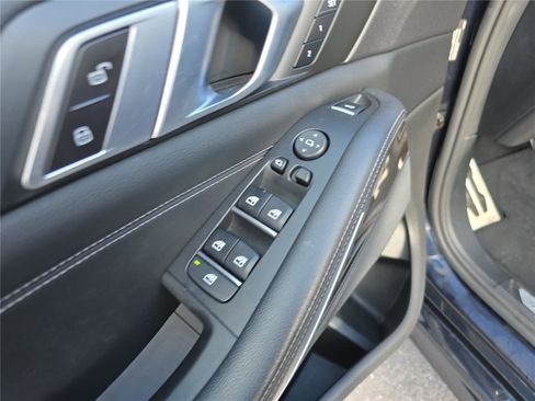 Used 2021 BMW X5 xDrive40i w/ M Sport Package image 20