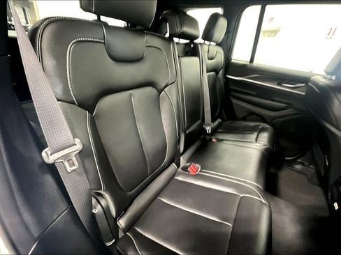 Used 2024 Jeep Grand Cherokee Limited AWD/4WD image 28