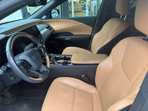 Used 2024 Lexus RX 350 Premium w/ Cold Area Package AWD/4WD image 3