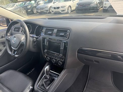 Used 2017 Volkswagen Jetta SEL FWD image 15