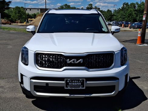 Used 2024 Kia Telluride EX AWD/4WD image 2