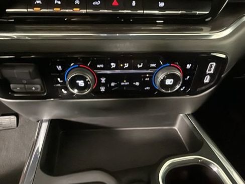 Used 2023 Chevrolet Silverado 1500 LTZ AWD/4WD image 23