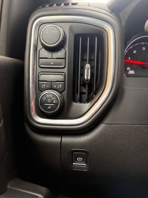 Used 2023 Chevrolet Silverado 2500 LT AWD/4WD image 12