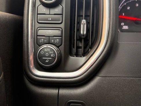 Used 2023 Chevrolet Silverado 2500 LT AWD/4WD image 12