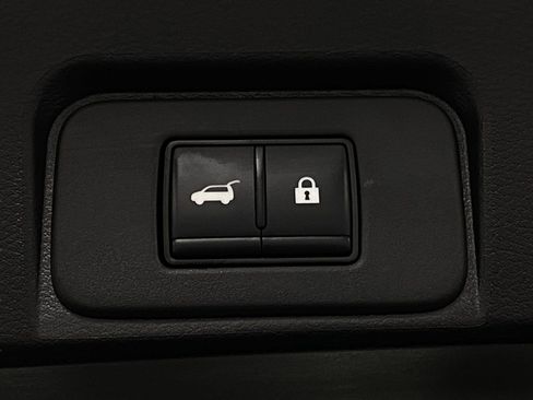 Certified 2025 Nissan Rogue SV AWD/4WD image 6