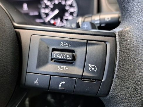Used 2024 Nissan Rogue S AWD/4WD image 20