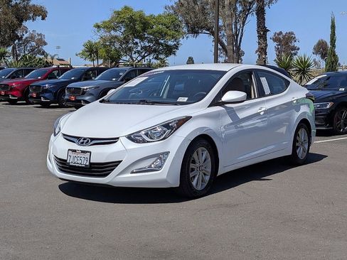 Used 2015 Hyundai Elantra SE w/ Option Group 02 FWD image 7