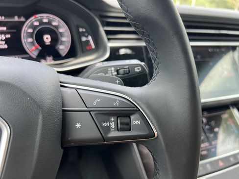 Used 2022 Audi Q8 Premium Plus AWD/4WD image 20
