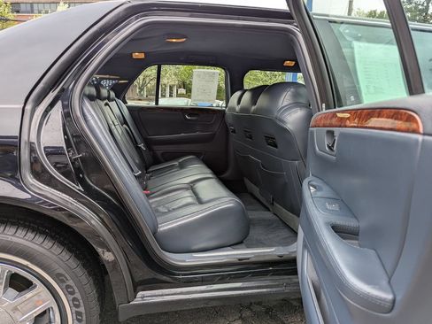 Used 2007 Cadillac DTS FWD image 48