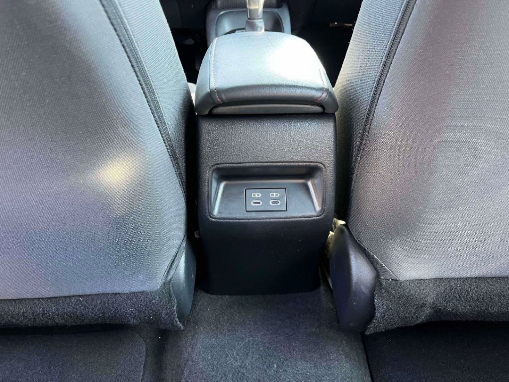 Used 2025 Toyota Corolla SE FWD image 4