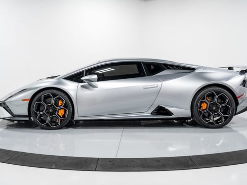 Used 2023 Lamborghini Huracan Tecnica RWD image 6