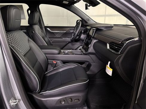 New 2025 GMC Acadia Denali w/ Super Cruise Package image 28