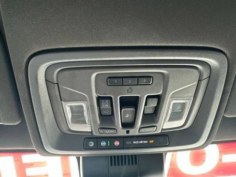 Used 2022 GMC Sierra 1500 Denali AWD/4WD image 17