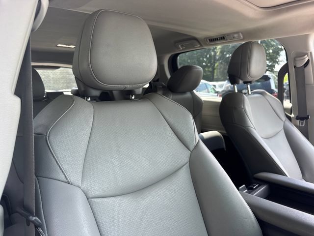 Used 2023 Toyota Sienna XLE FWD image 26