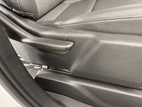 Used 2022 Chevrolet Silverado 1500 W/T w/ WT Value Package image 9