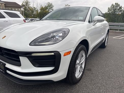 Used 2025 Porsche Macan image 4
