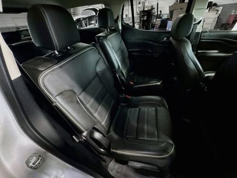 Used 2021 GMC Acadia Denali w/ Denali Ultimate Package AWD/4WD image 24