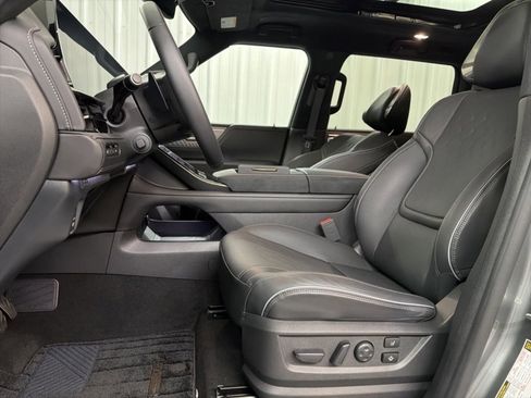 Certified 2026 INFINITI QX80 Autograph w/ Premium Cargo Package image 13