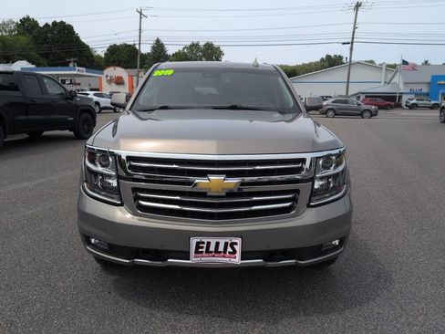 Used 2019 Chevrolet Suburban LT w/ Off-Road Package AWD/4WD image 2