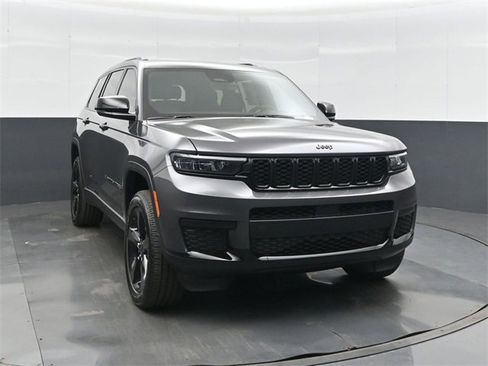 New 2025 Jeep Grand Cherokee L Altitude image 10
