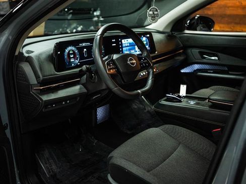 Used 2024 Nissan Ariya FWD image 8