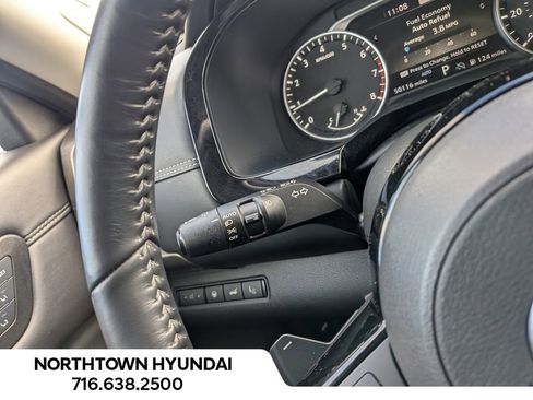 Used 2022 Nissan Pathfinder Platinum image 32