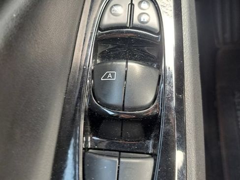 Used 2024 Nissan Altima 2.5 SR FWD image 17
