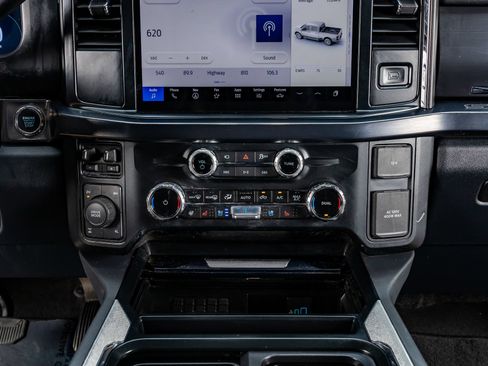 Used 2025 Ford F250 Lariat w/ Chrome Package AWD/4WD image 28