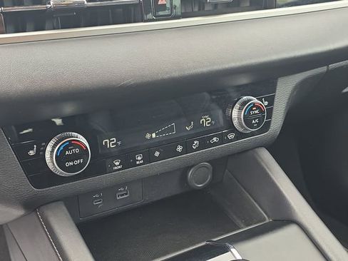Used 2023 Mitsubishi Outlander SE AWD/4WD image 19