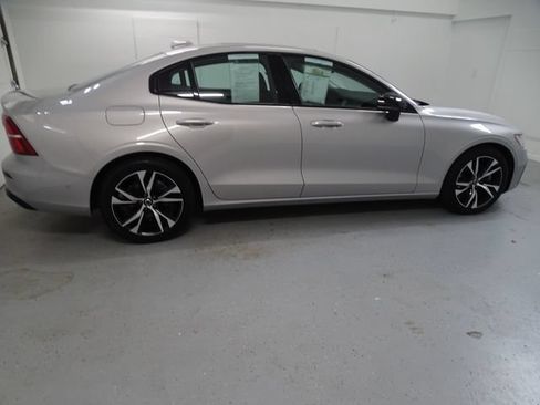 Used 2024 Volvo S60 B5 Plus AWD/4WD image 23