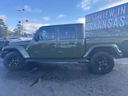 Used 2023 Jeep Gladiator Sport image 8