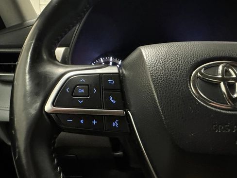 Used 2021 Toyota Highlander LE AWD/4WD image 30