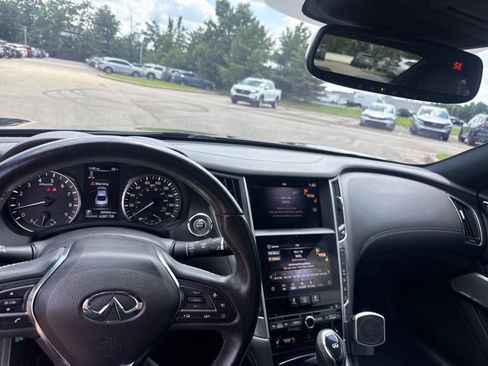Used 2021 INFINITI Q60 3.0t Luxe RWD image 4