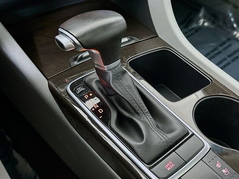 Used 2018 Kia Optima EX w/ Premium Package image 16